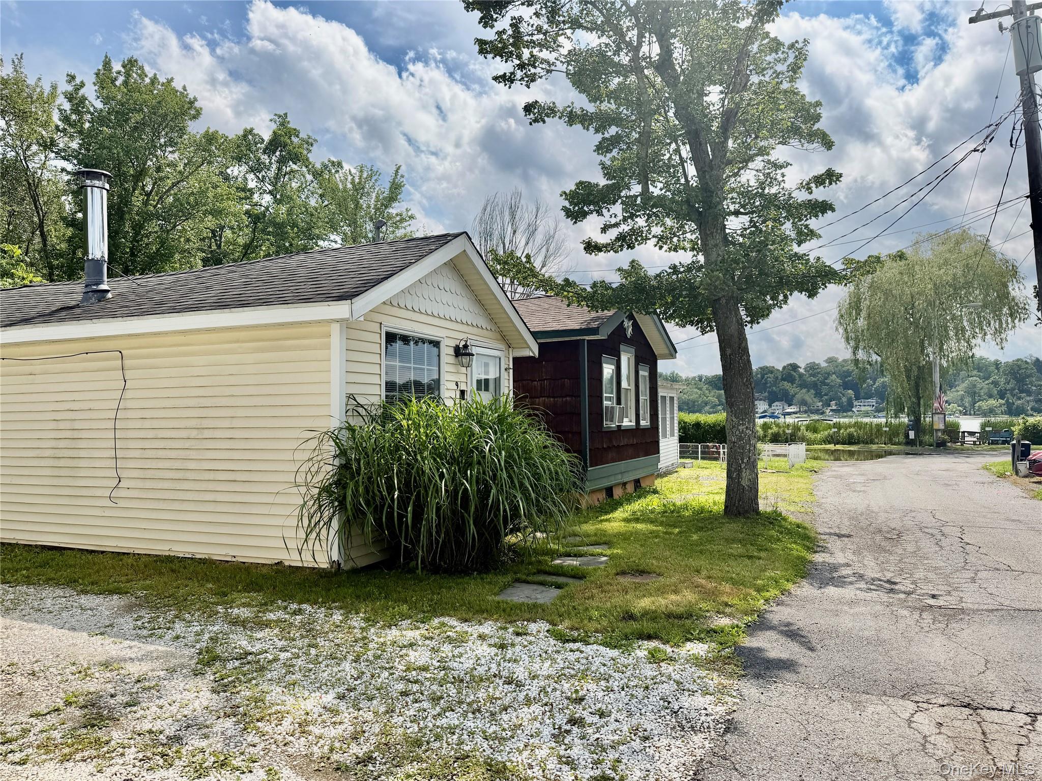 9 Cottage Lane Property Photo 1