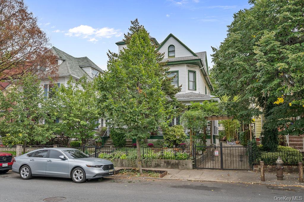 455 E. 28th street Property Photo 1