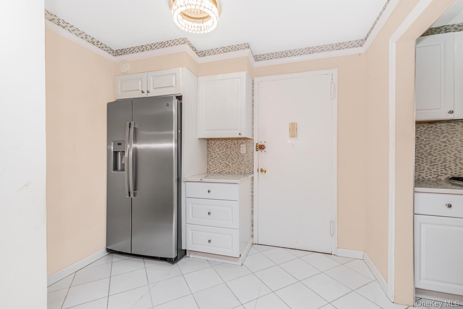 4315 Webster Avenue 1j Property Photo 3