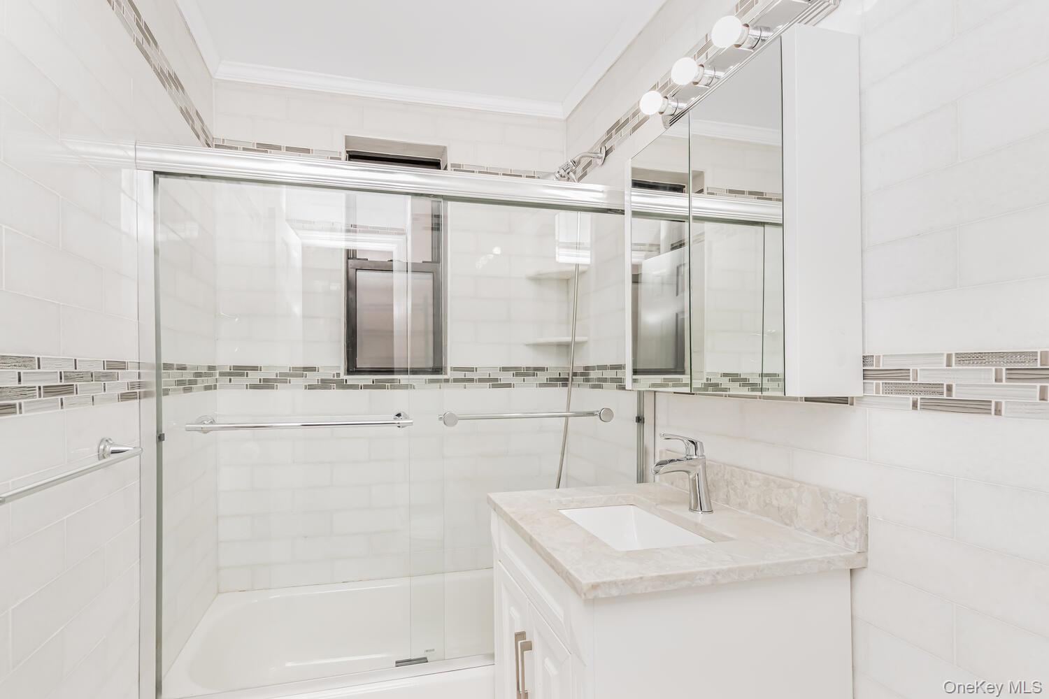 4315 Webster Avenue 1j Property Photo 6