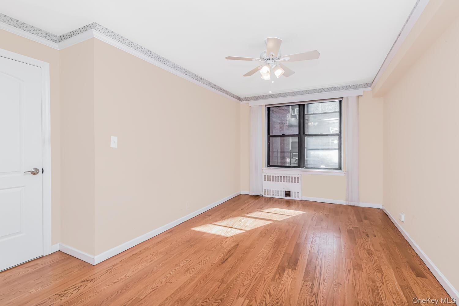 4315 Webster Avenue 1j Property Photo 7