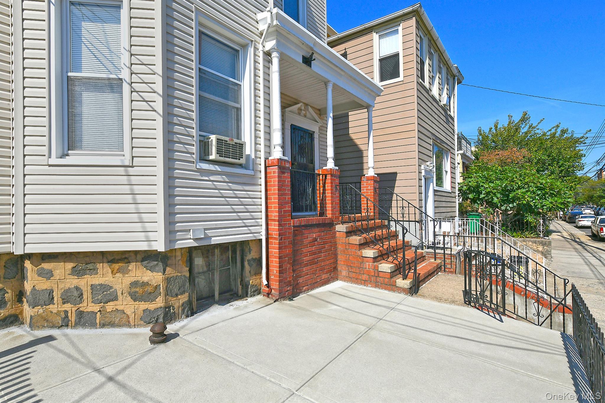 3094 47th Street Property Photo 2