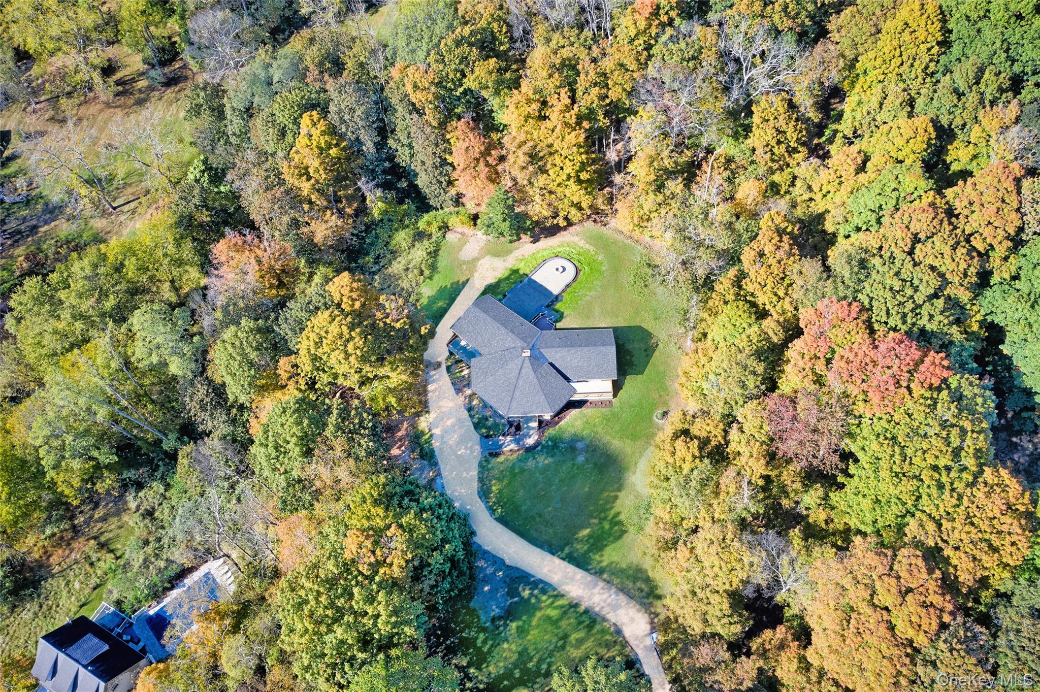 568 Oak Summit Road Property Photo 2