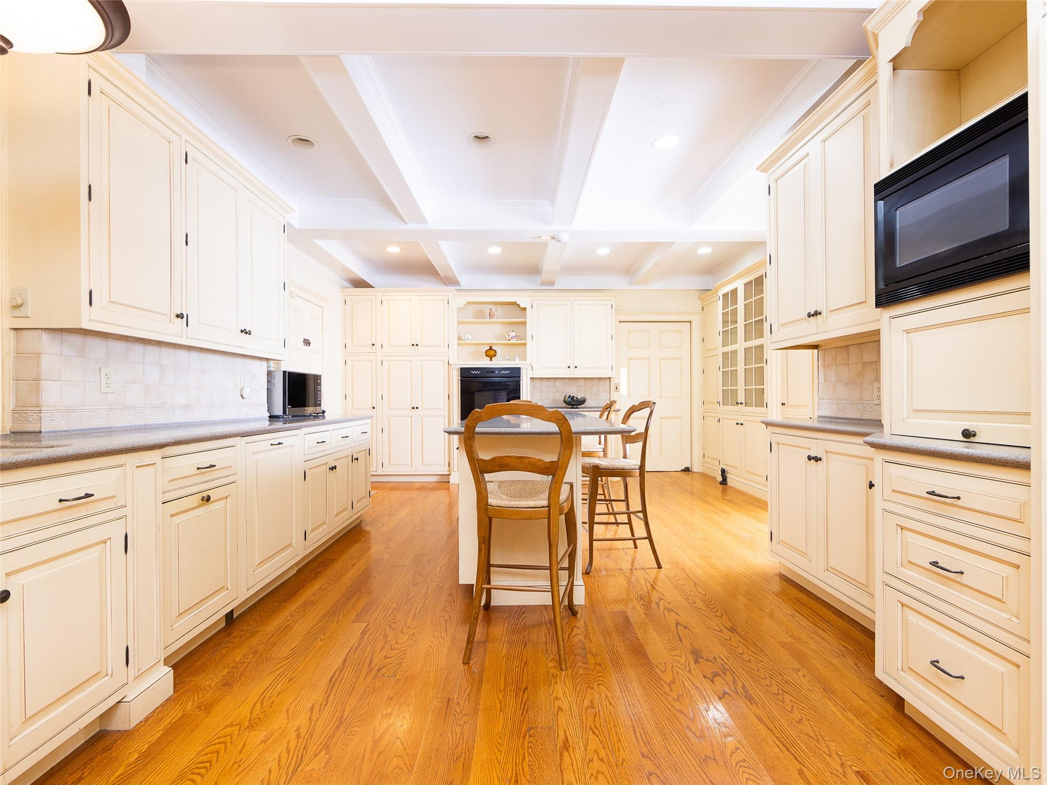 63 Colonial Avenue Property Photo 8