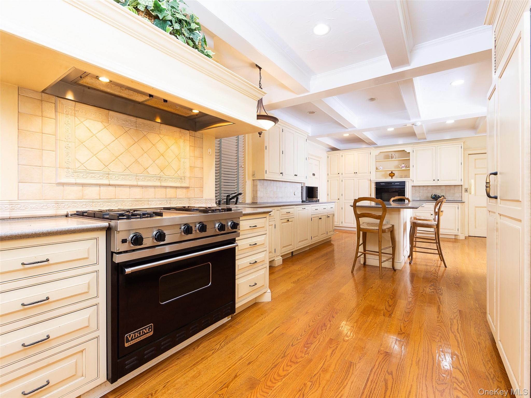 63 Colonial Avenue Property Photo 9