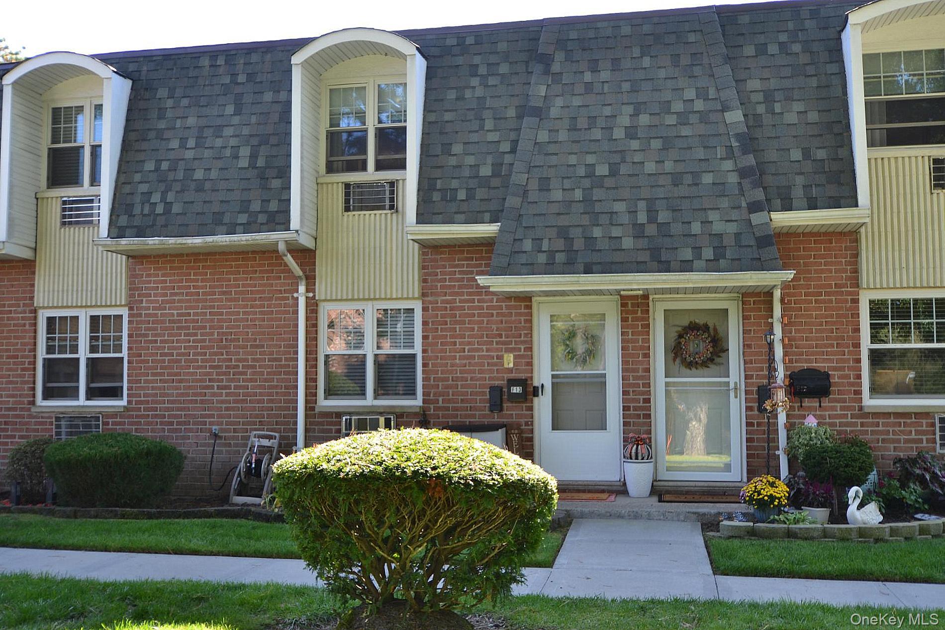 18 Glen Hollow Drive F13 Property Photo 1