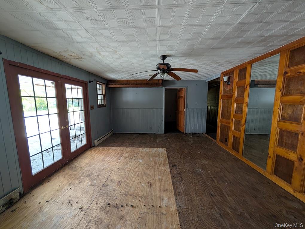 469 Eatontown Road Property Photo 5