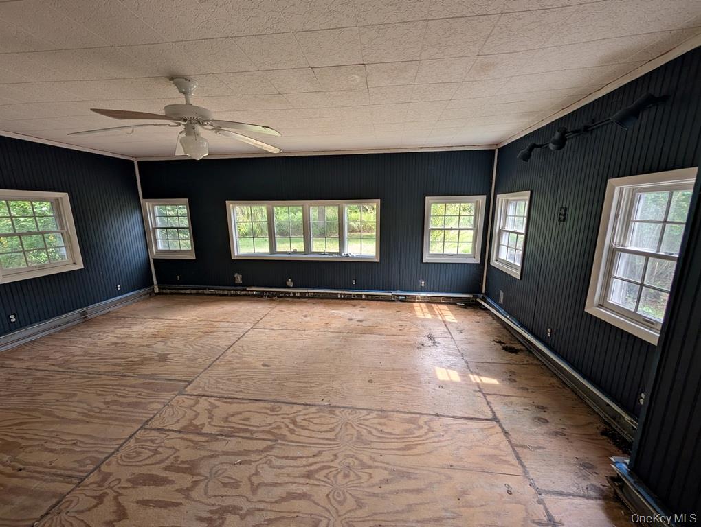 469 Eatontown Road Property Photo 6