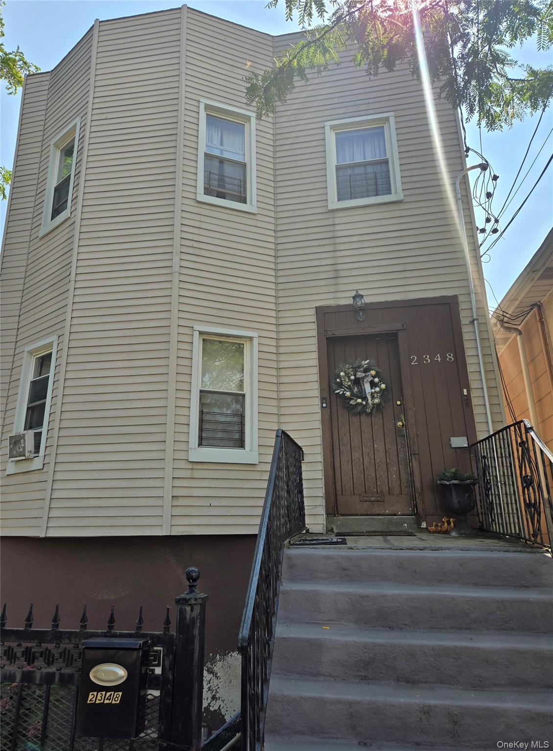 2348 Turnbull Avenue Property Photo 1