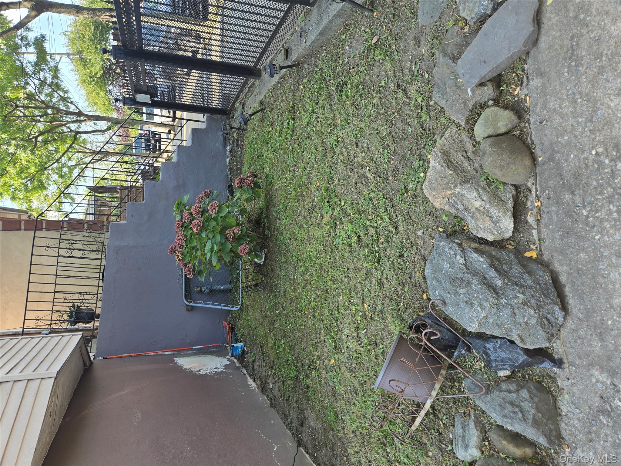2348 Turnbull Avenue Property Photo 3