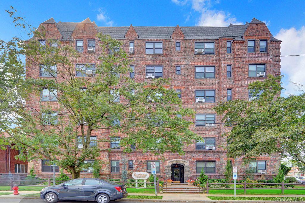 141 Woodmere Boulevard 6e Property Photo 1