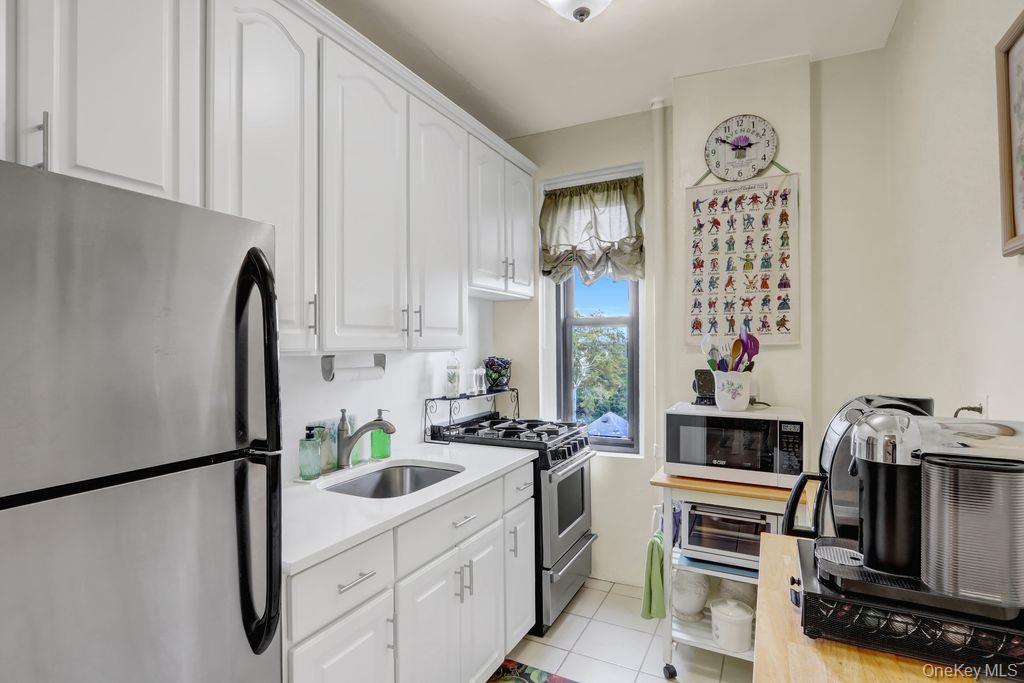 141 Woodmere Boulevard 6e Property Photo 2