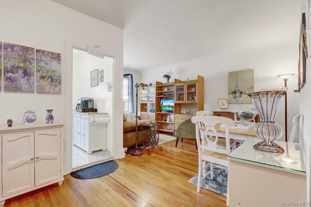 141 Woodmere Boulevard 6e Property Photo 4