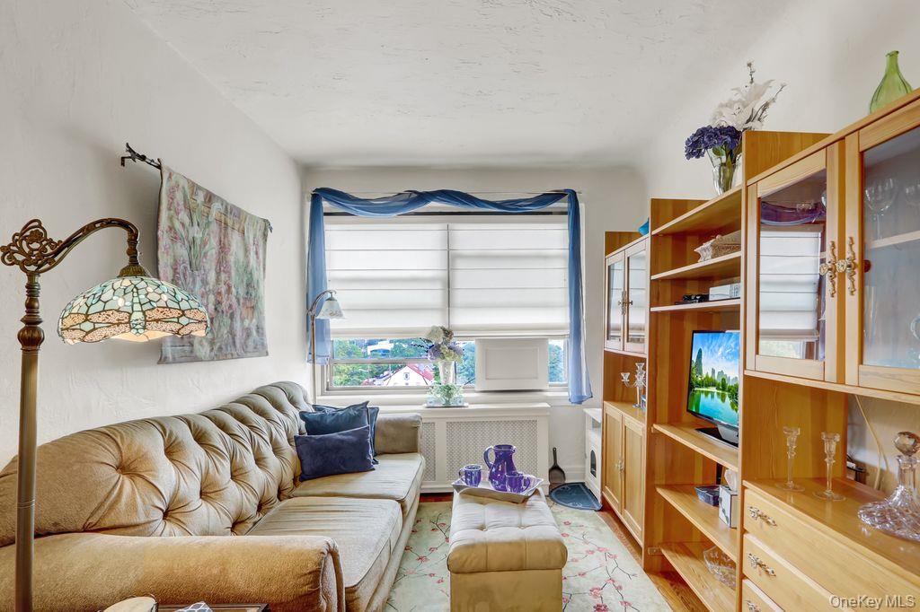 141 Woodmere Boulevard 6e Property Photo 9