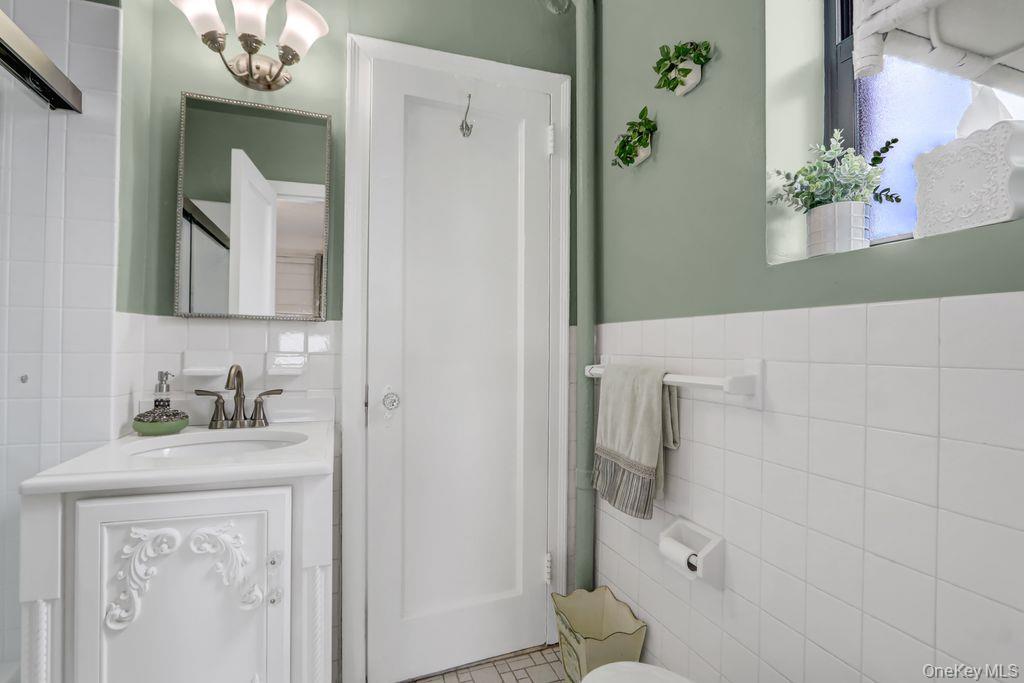 141 Woodmere Boulevard 6e Property Photo 12