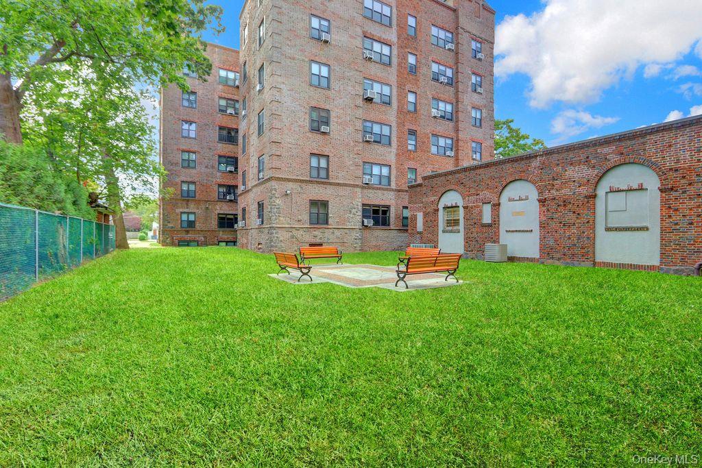 141 Woodmere Boulevard 6e Property Photo 20