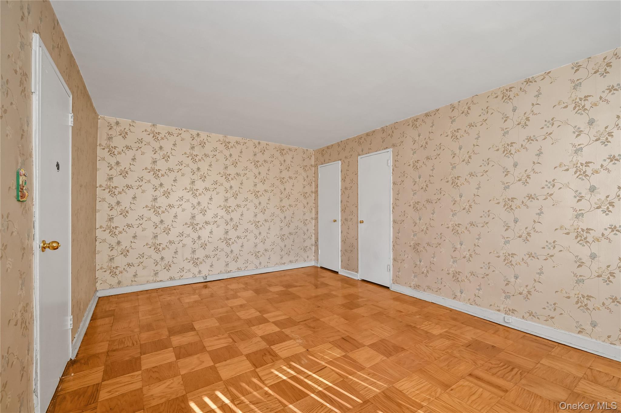 99-10 60ave 1e Property Photo 14