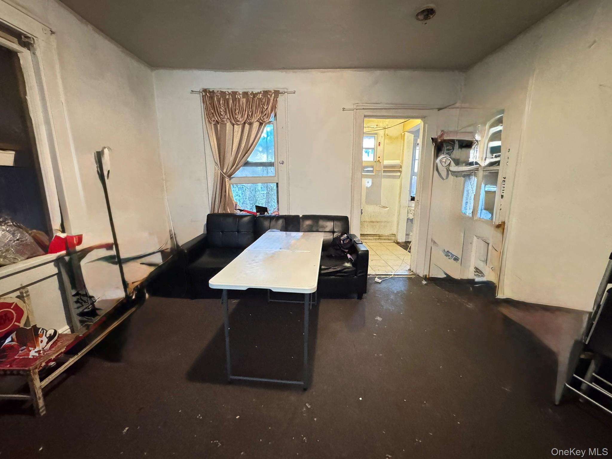 41-41 Denman Street Property Photo 2