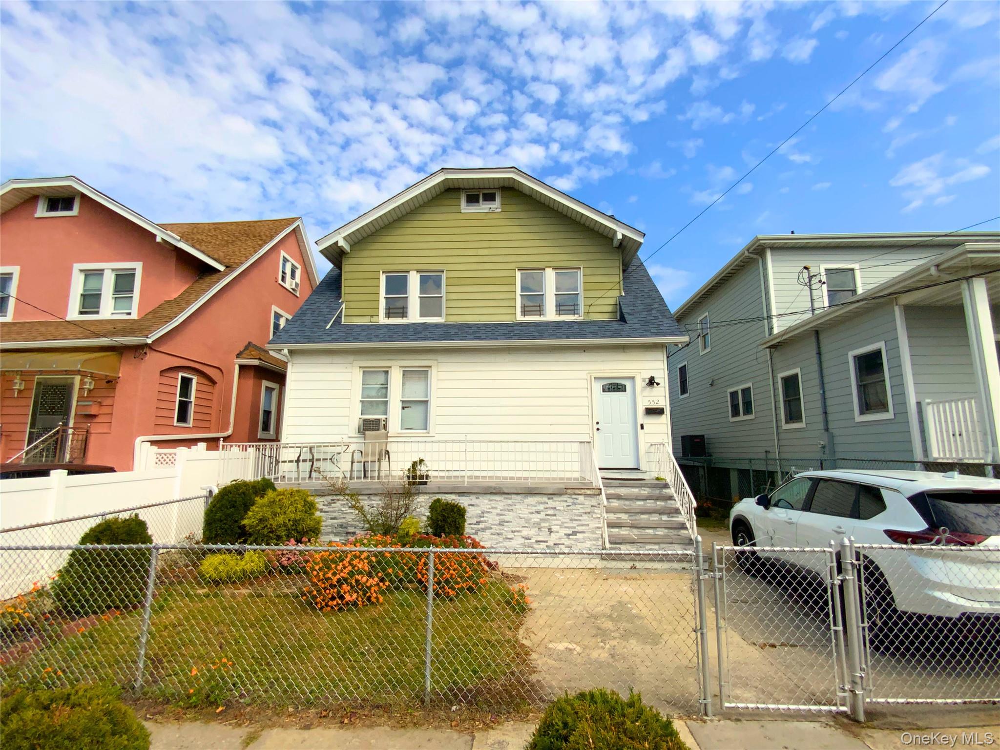 552 Beach 68th Street Property Photo 1