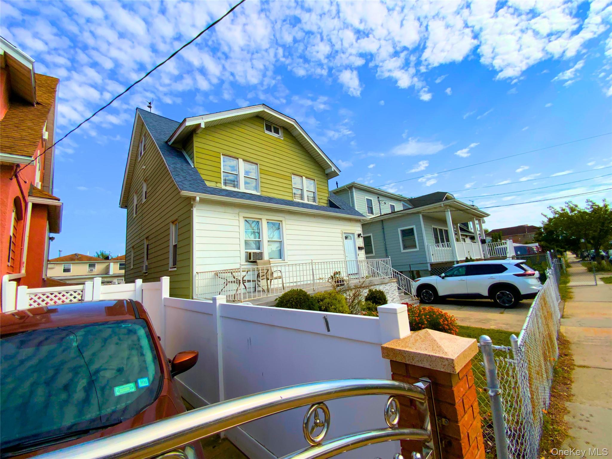 552 Beach 68th Street Property Photo 3