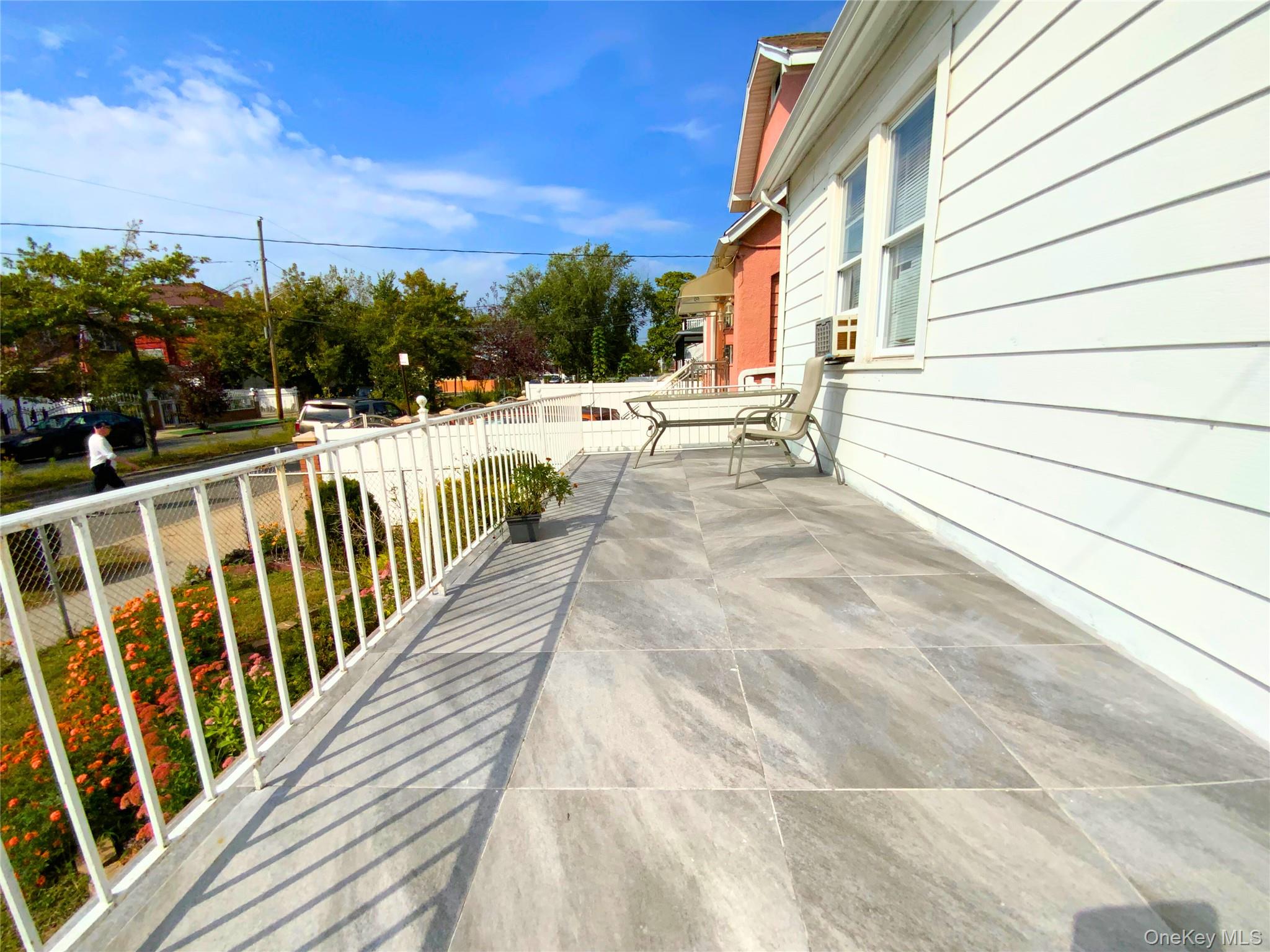 552 Beach 68th Street Property Photo 7
