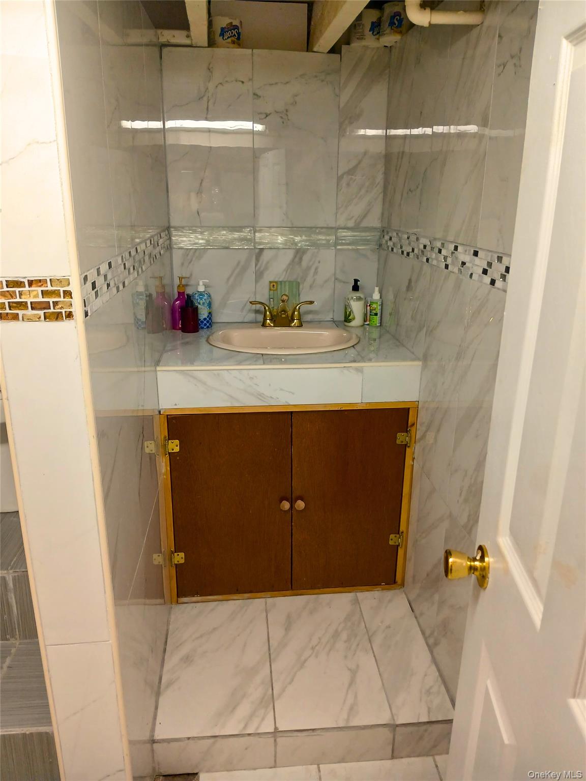 552 Beach 68th Street Property Photo 14