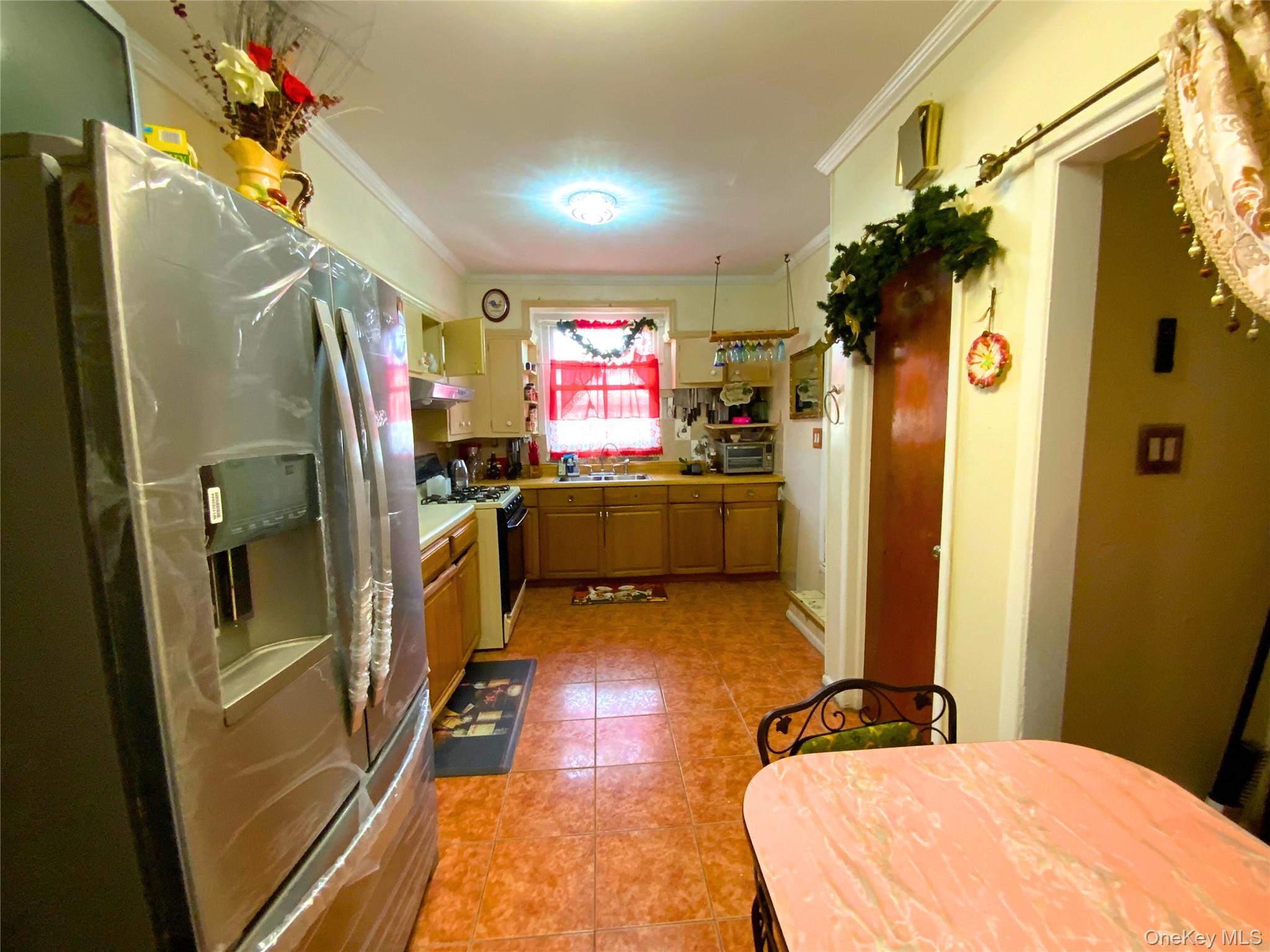 552 Beach 68th Street Property Photo 15