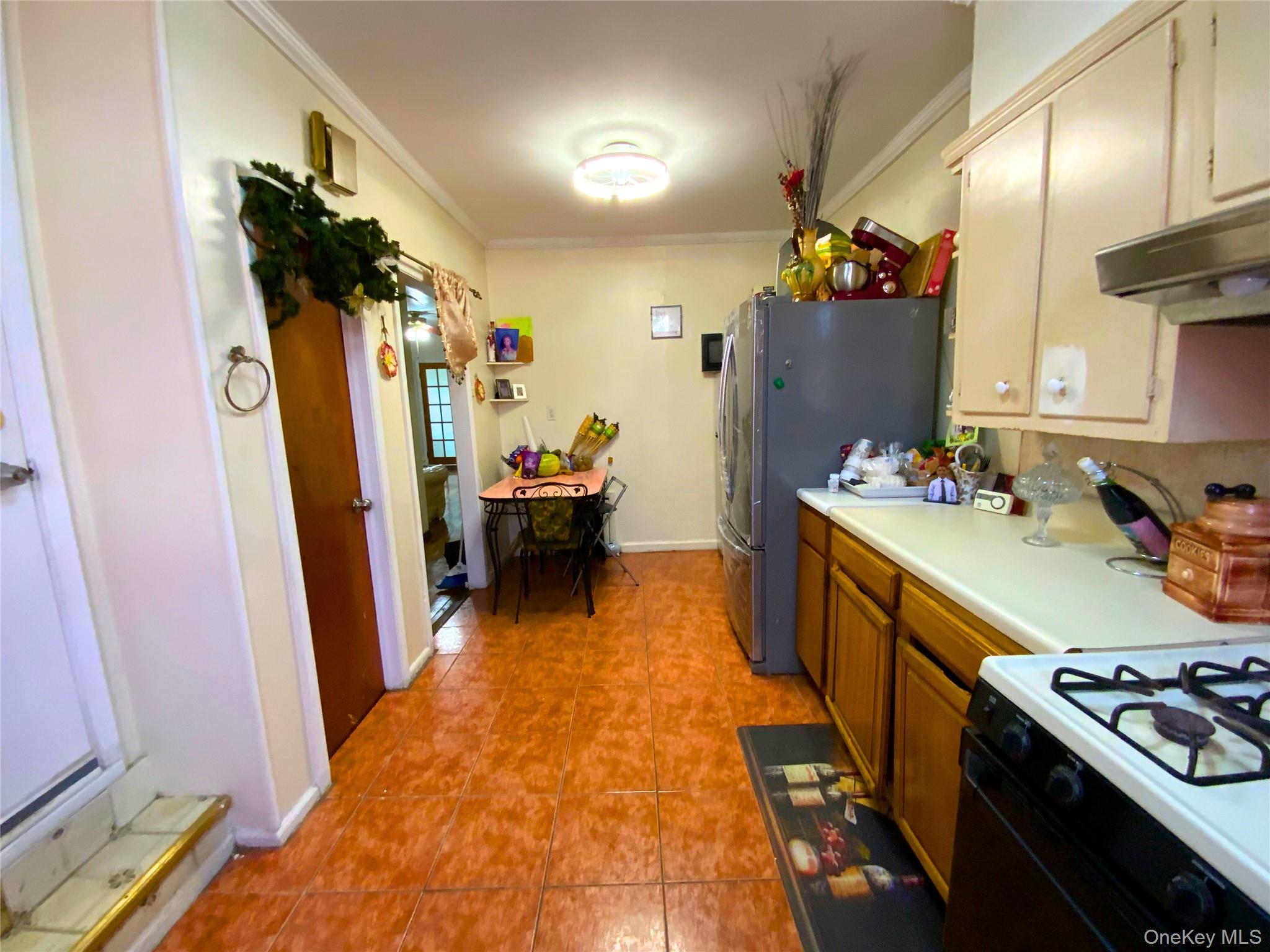 552 Beach 68th Street Property Photo 16