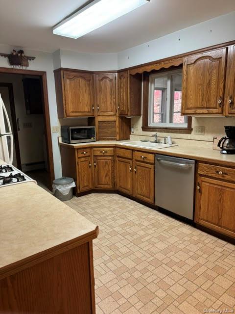 180 West Street Property Photo 8