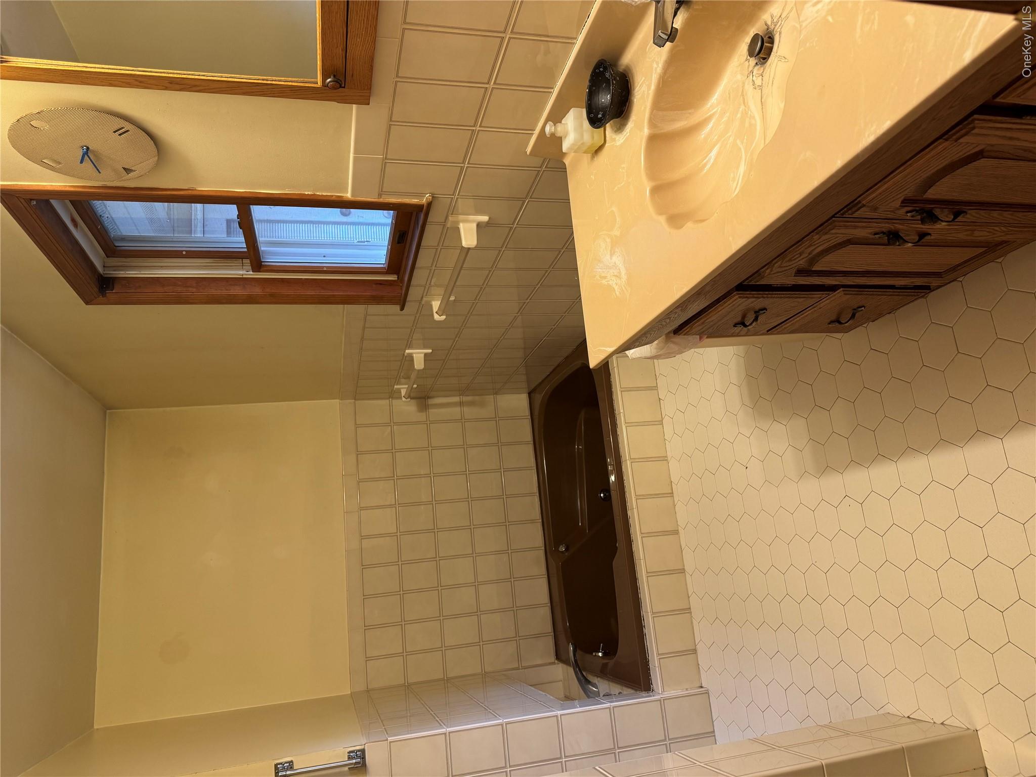180 West Street Property Photo 11