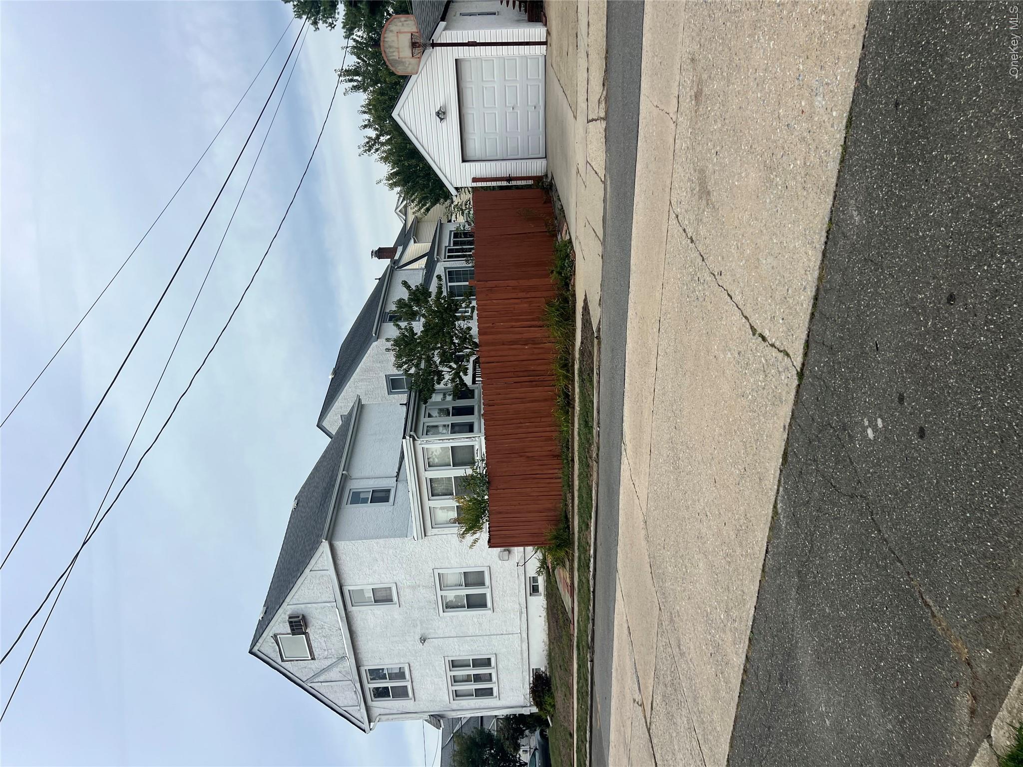 90 Pearsall Avenue Property Photo 2