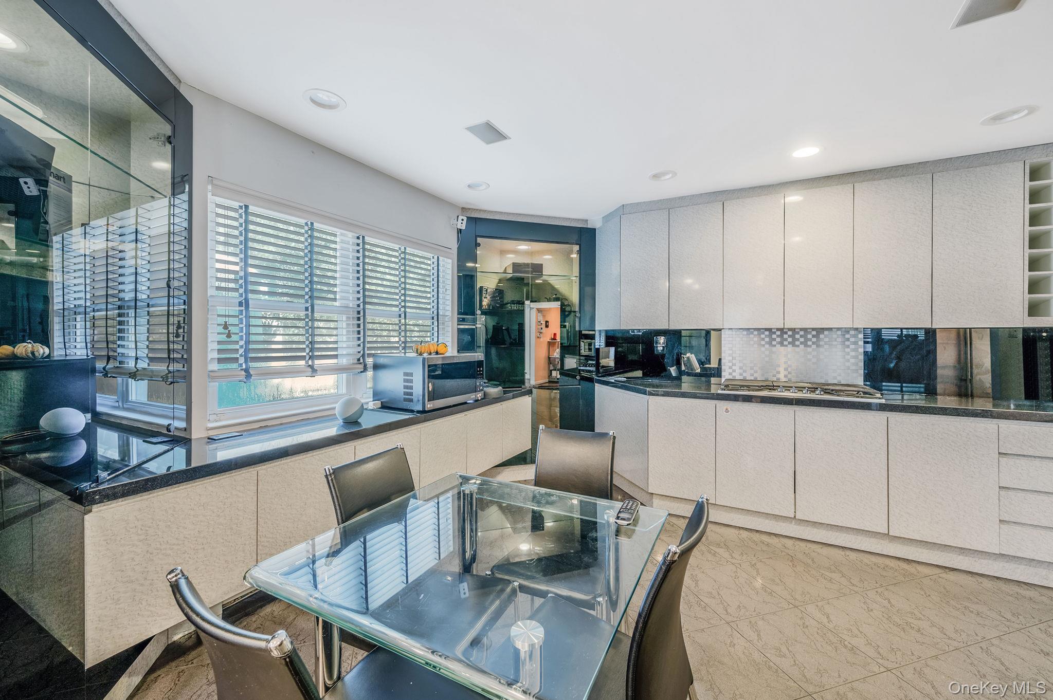 19 Dumond Place Property Photo 7