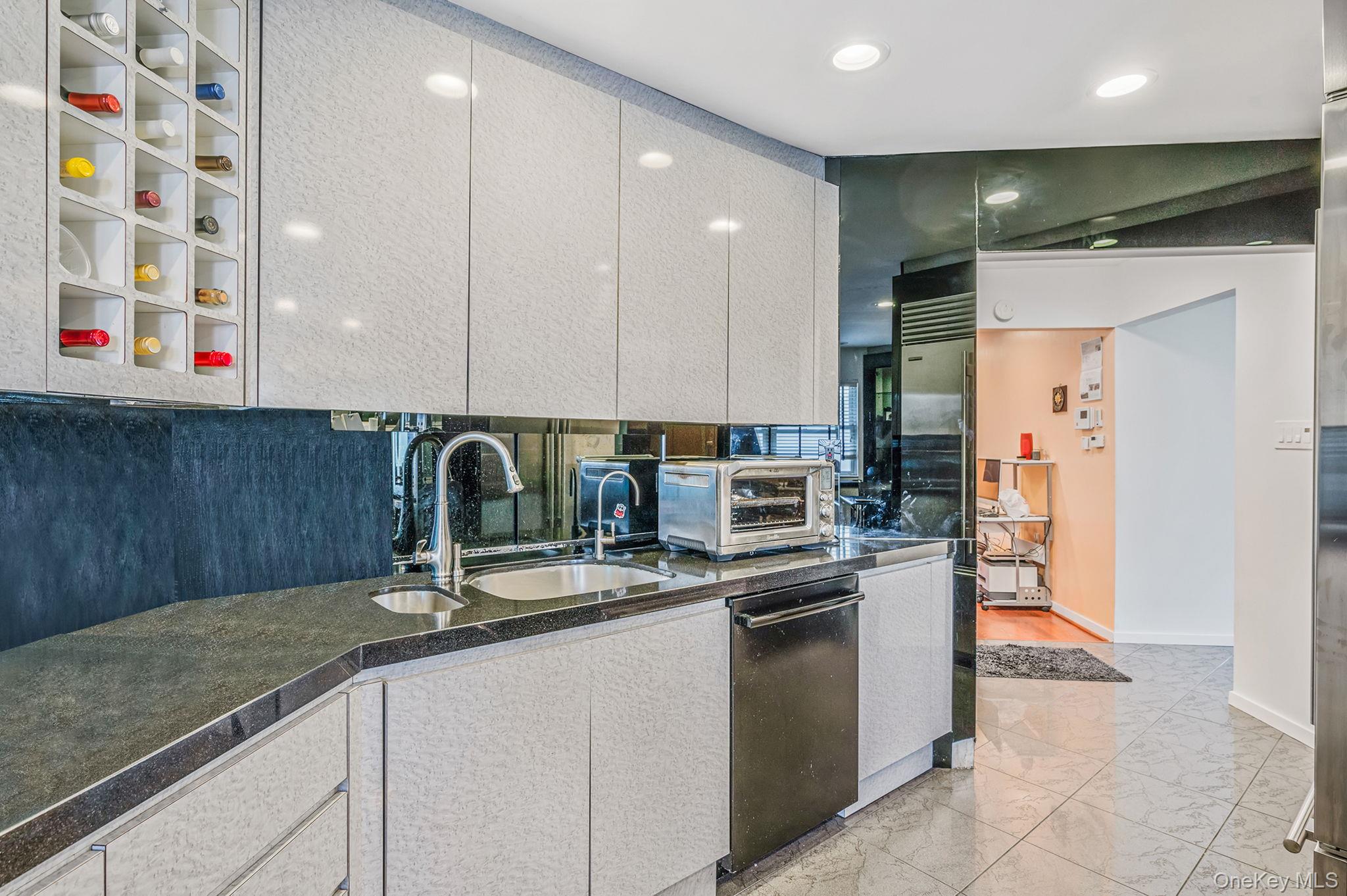 19 Dumond Place Property Photo 8