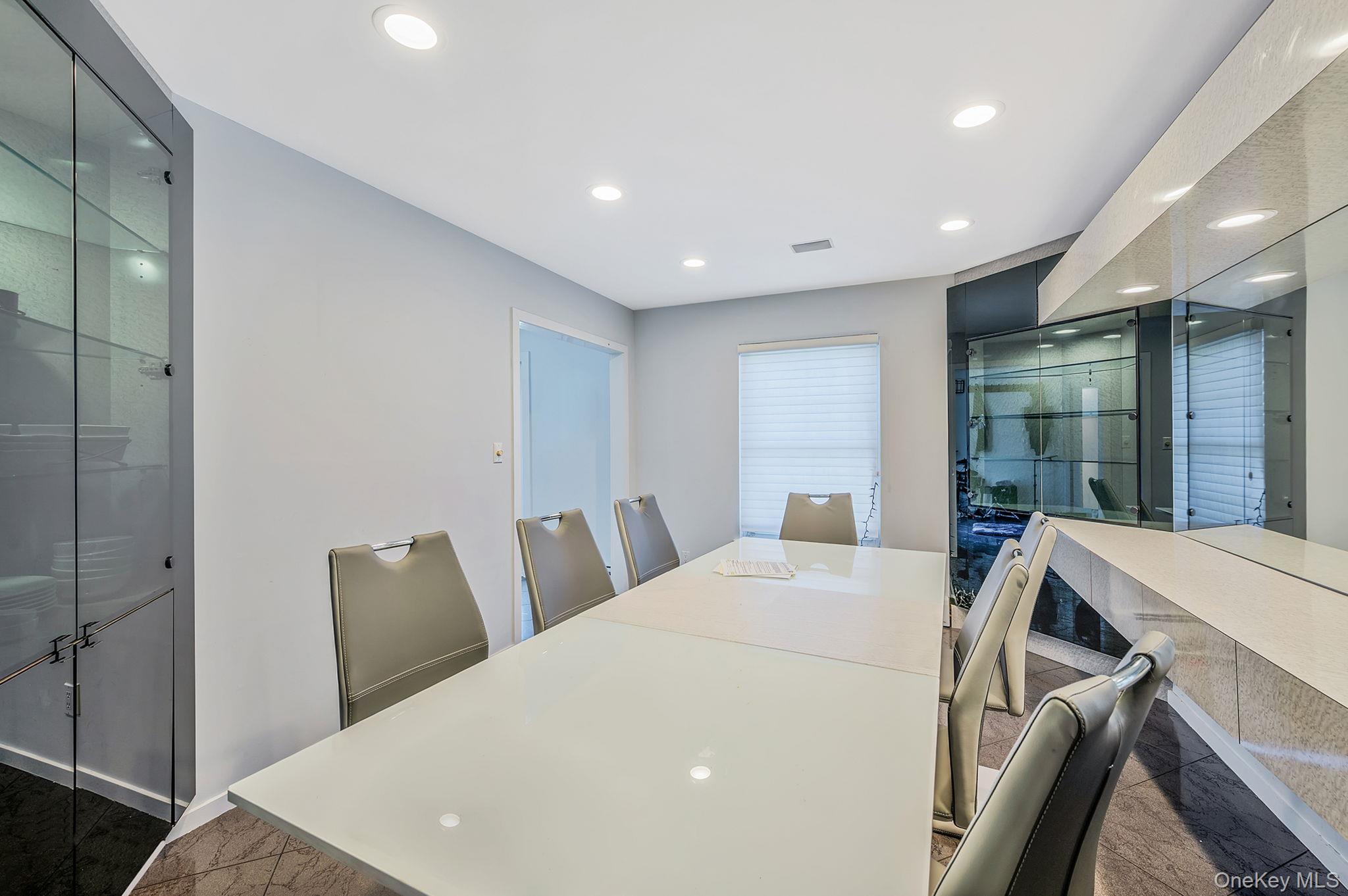 19 Dumond Place Property Photo 10