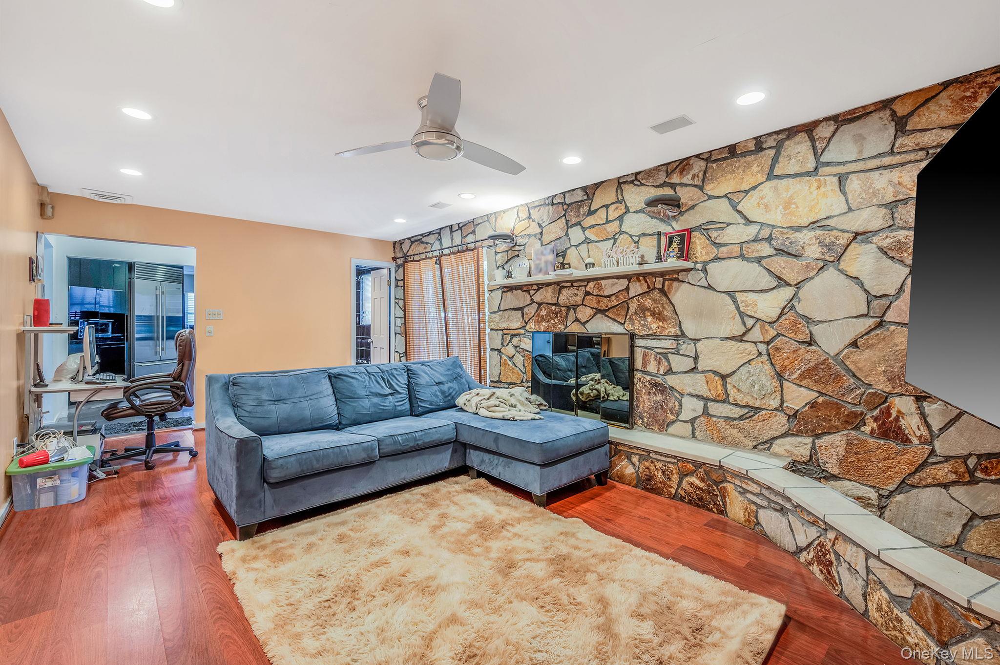 19 Dumond Place Property Photo 14