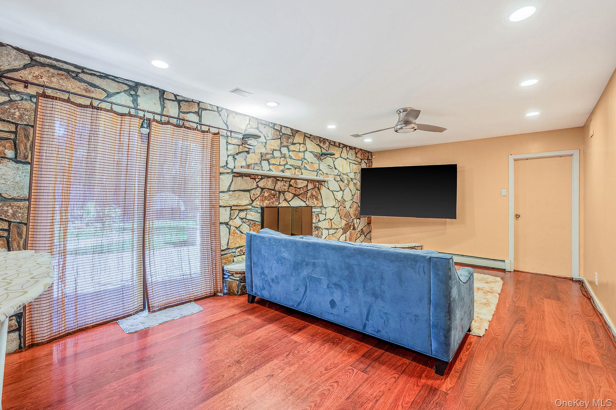 19 Dumond Place Property Photo 15