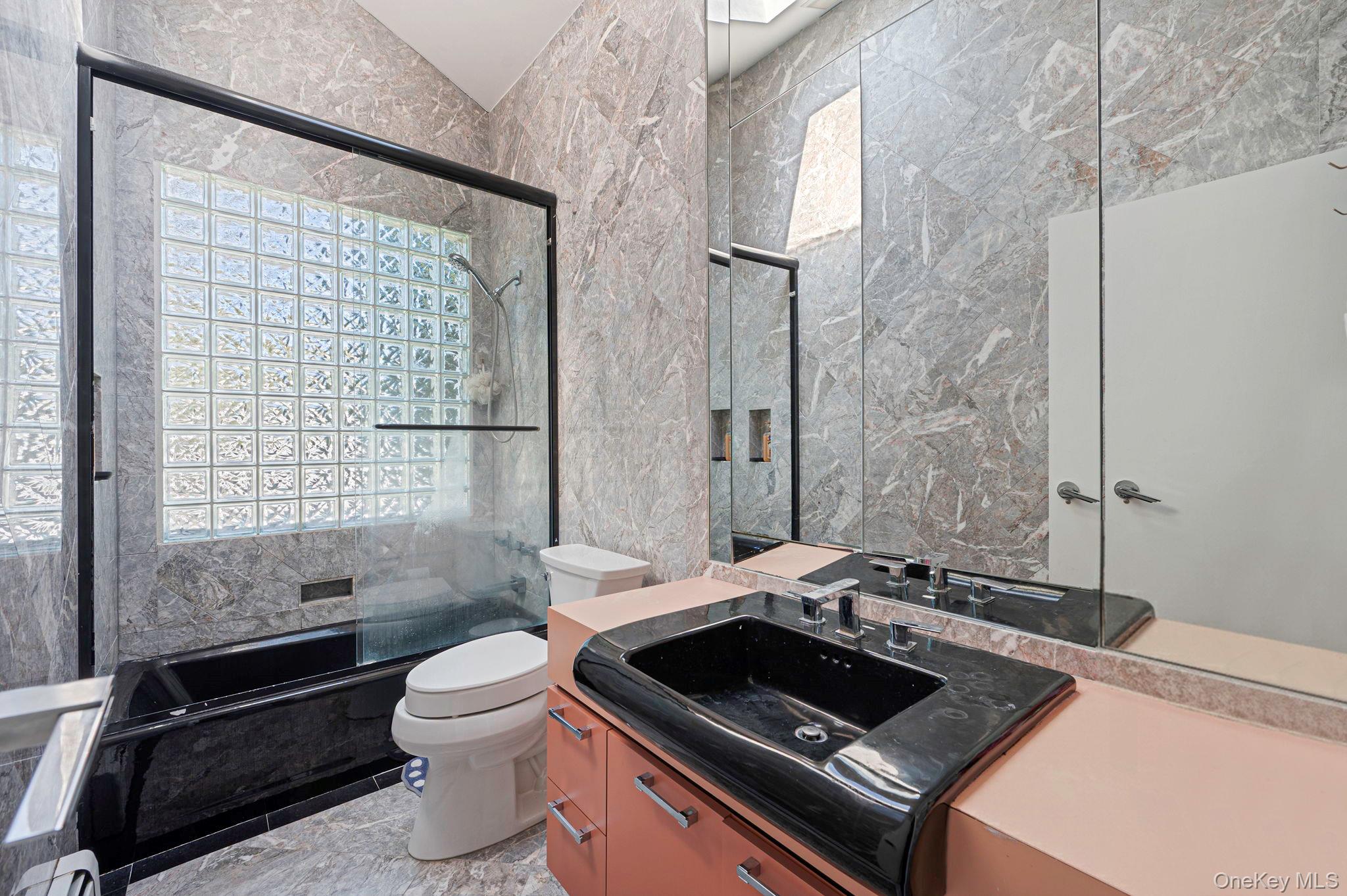 19 Dumond Place Property Photo 24