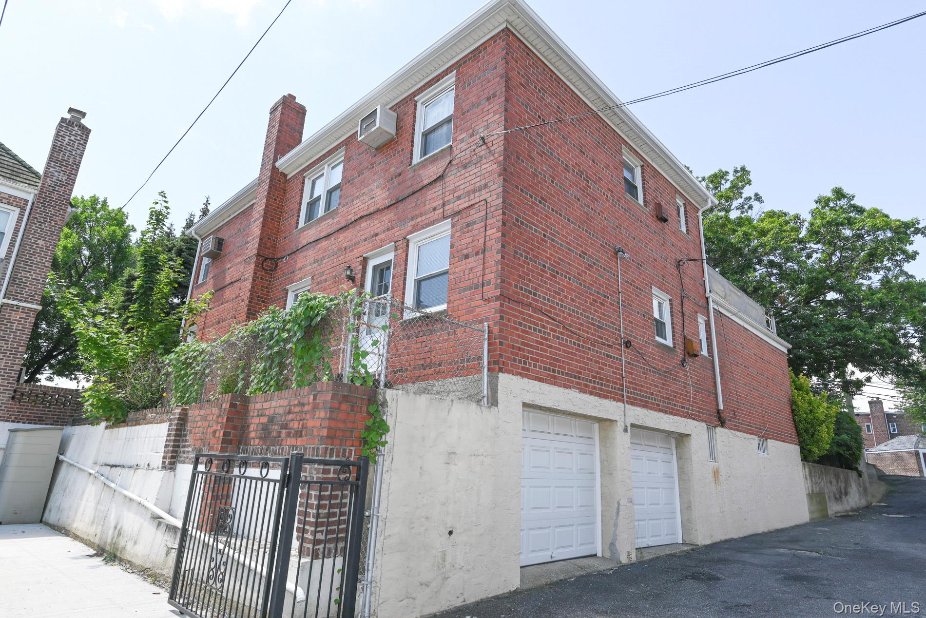 8223 Caldwell Avenue Property Photo 4