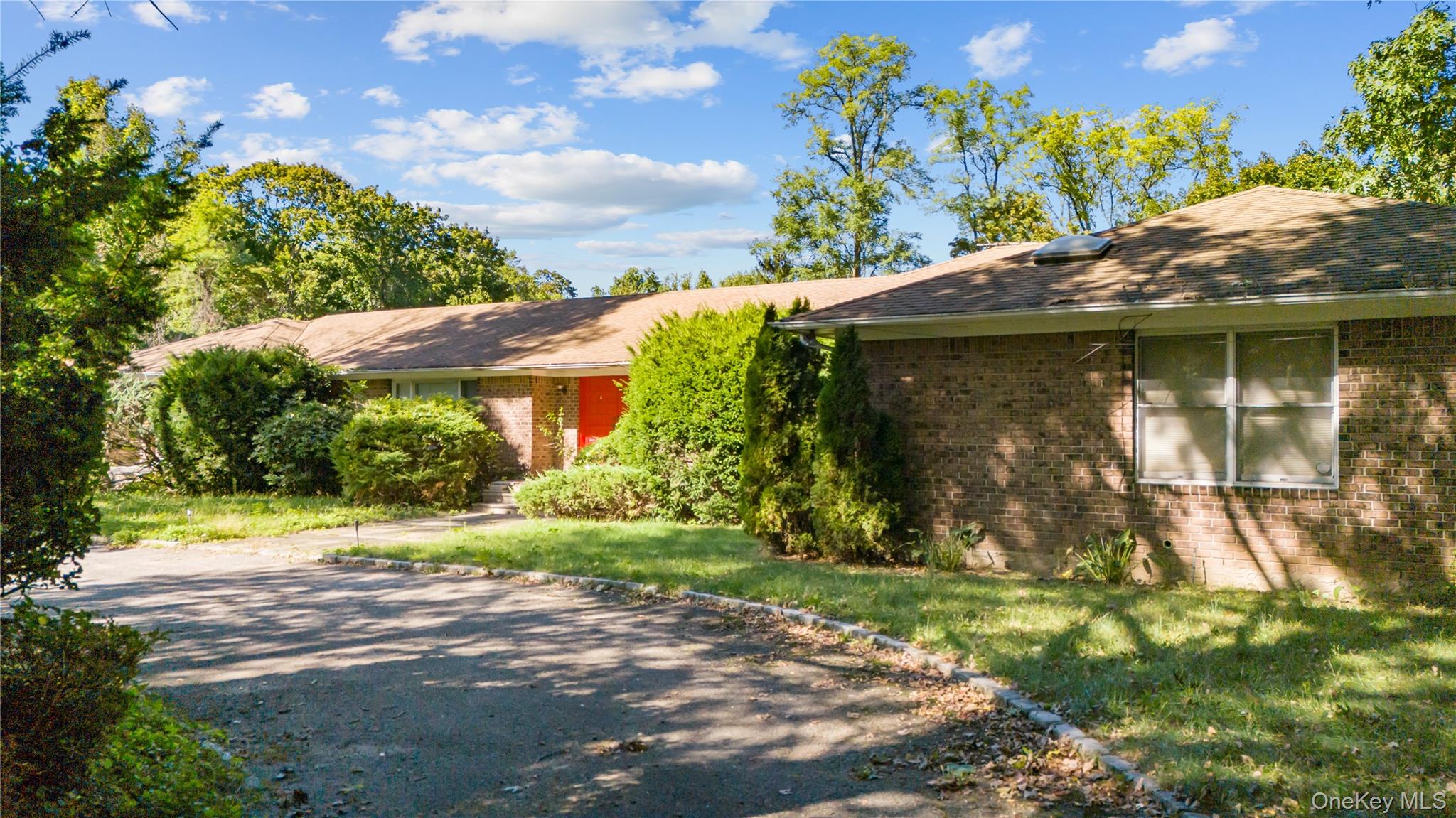 169 Middle Neck Road Property Photo 7