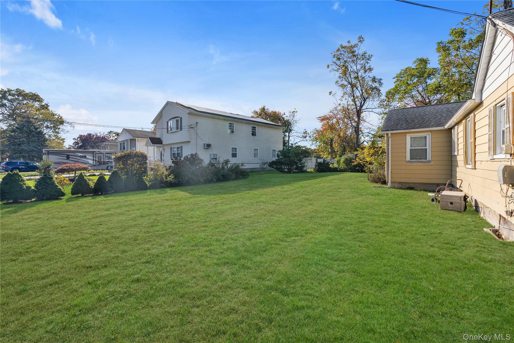 166 & 170 Woodrow Parkway Property Photo 13