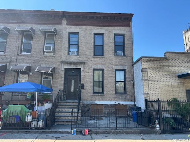186 Howard Avenue Property Photo 1