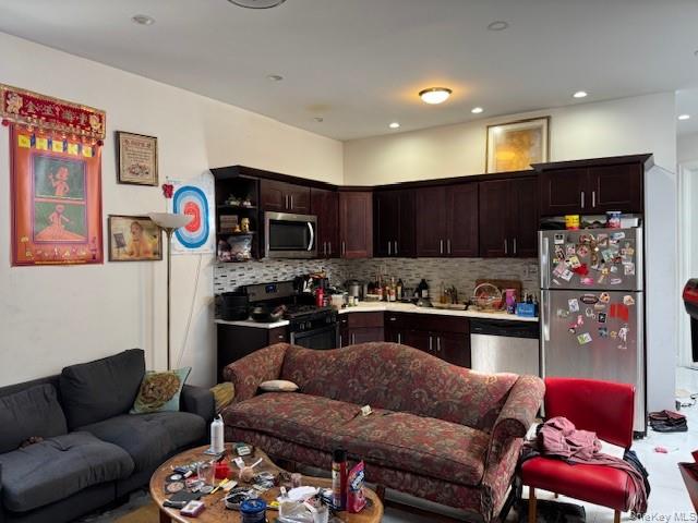 186 Howard Avenue Property Photo 4