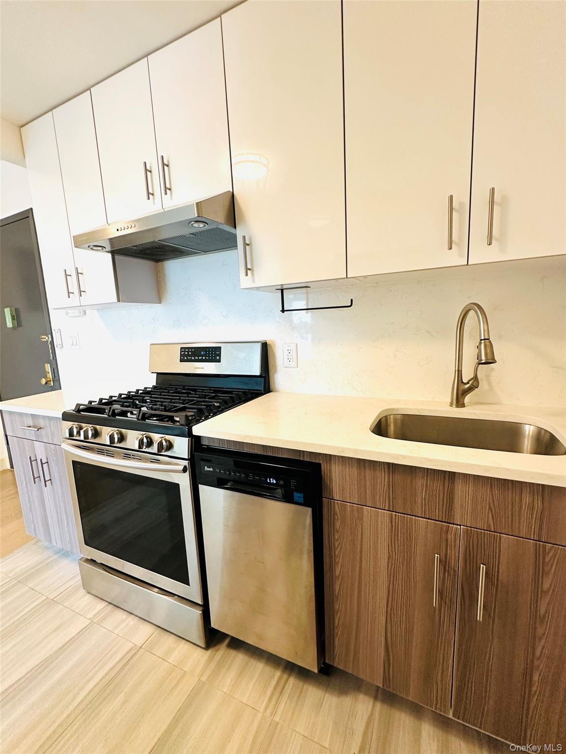 62-98 Woodhaven Blvd 6f Property Photo 3