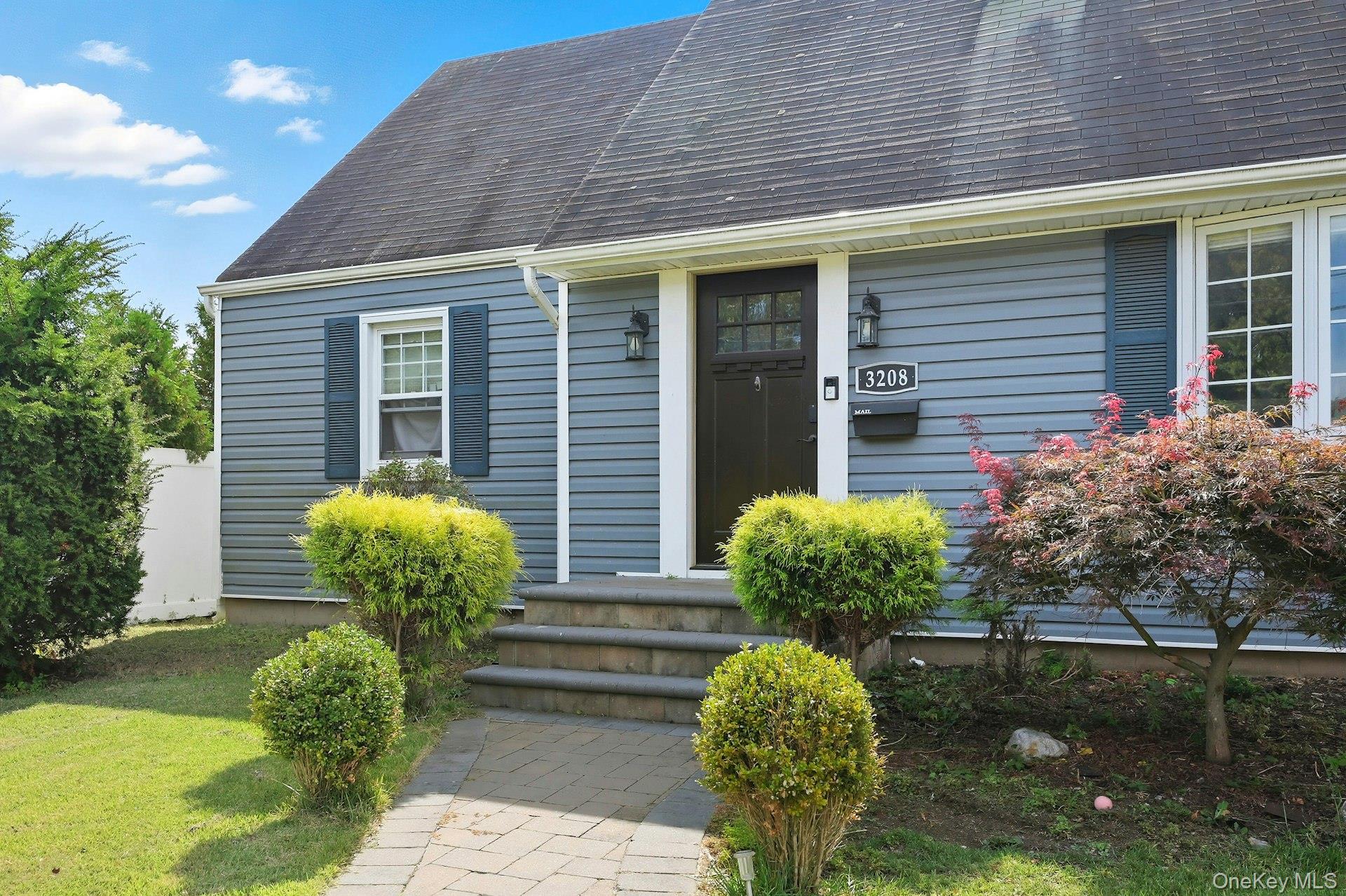 3208 Linden Street Property Photo 7