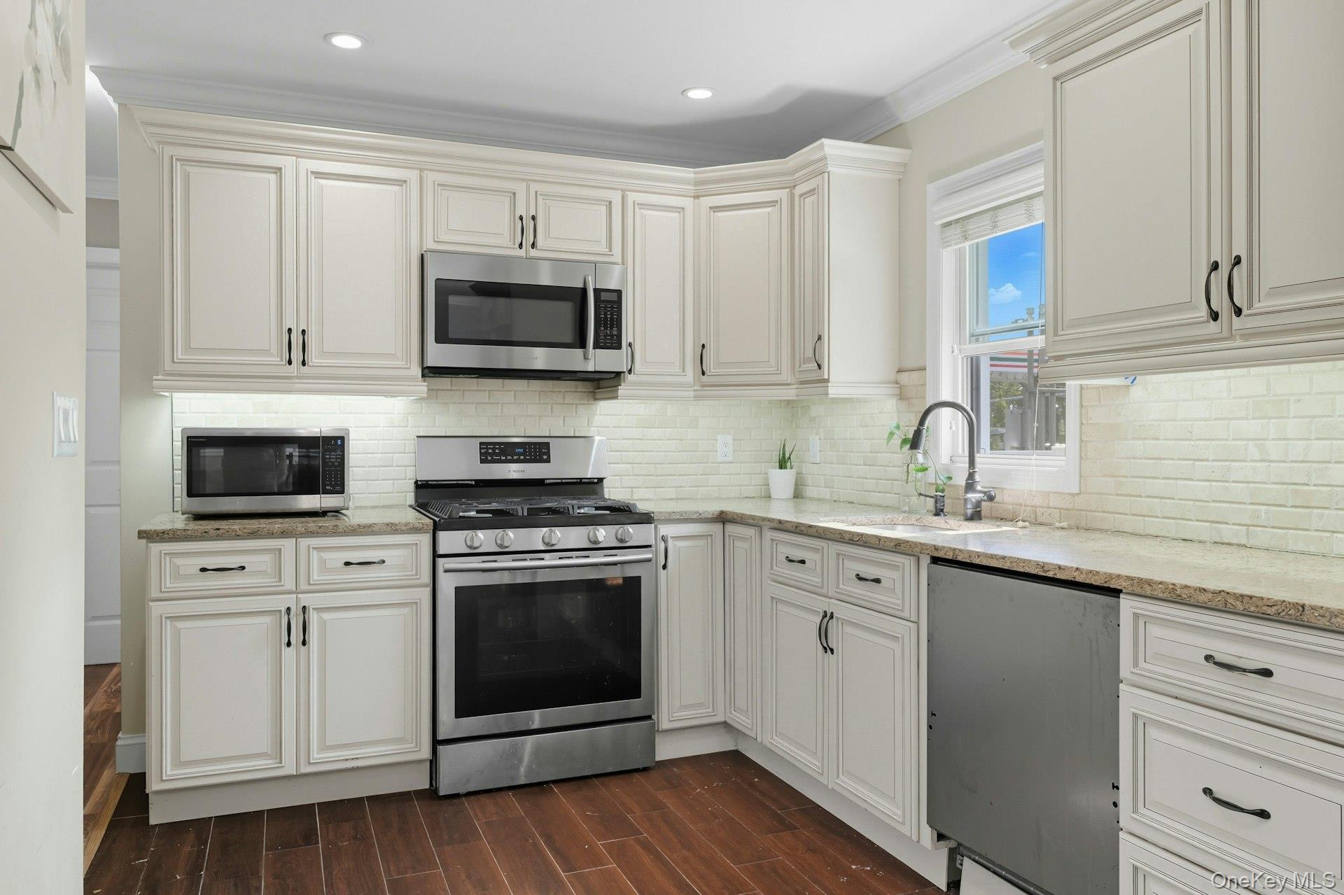 3208 Linden Street Property Photo 18