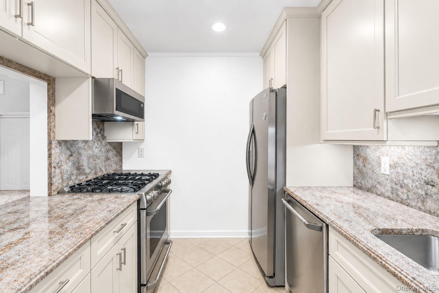 12303 Lax Avenue B Property Photo 5