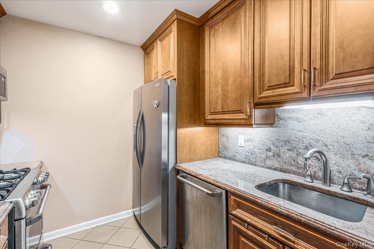 12303 Lax Avenue B Property Photo 9