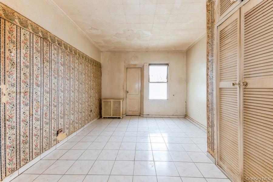 51-30a 47th Street Property Photo 5
