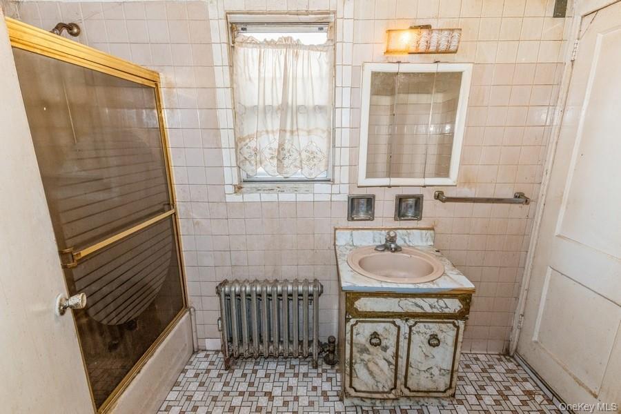 51-30a 47th Street Property Photo 13