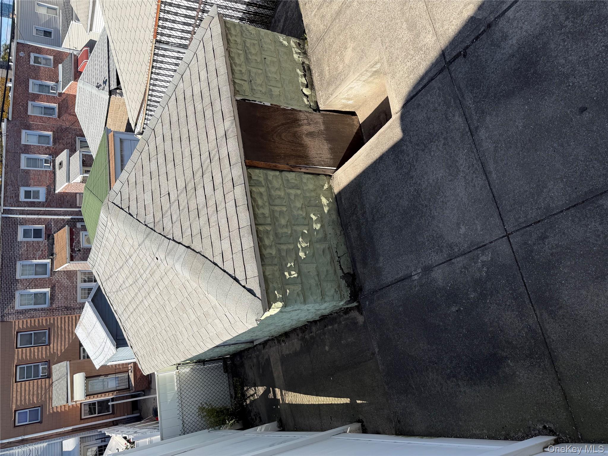 51-30a 47th Street Property Photo 18